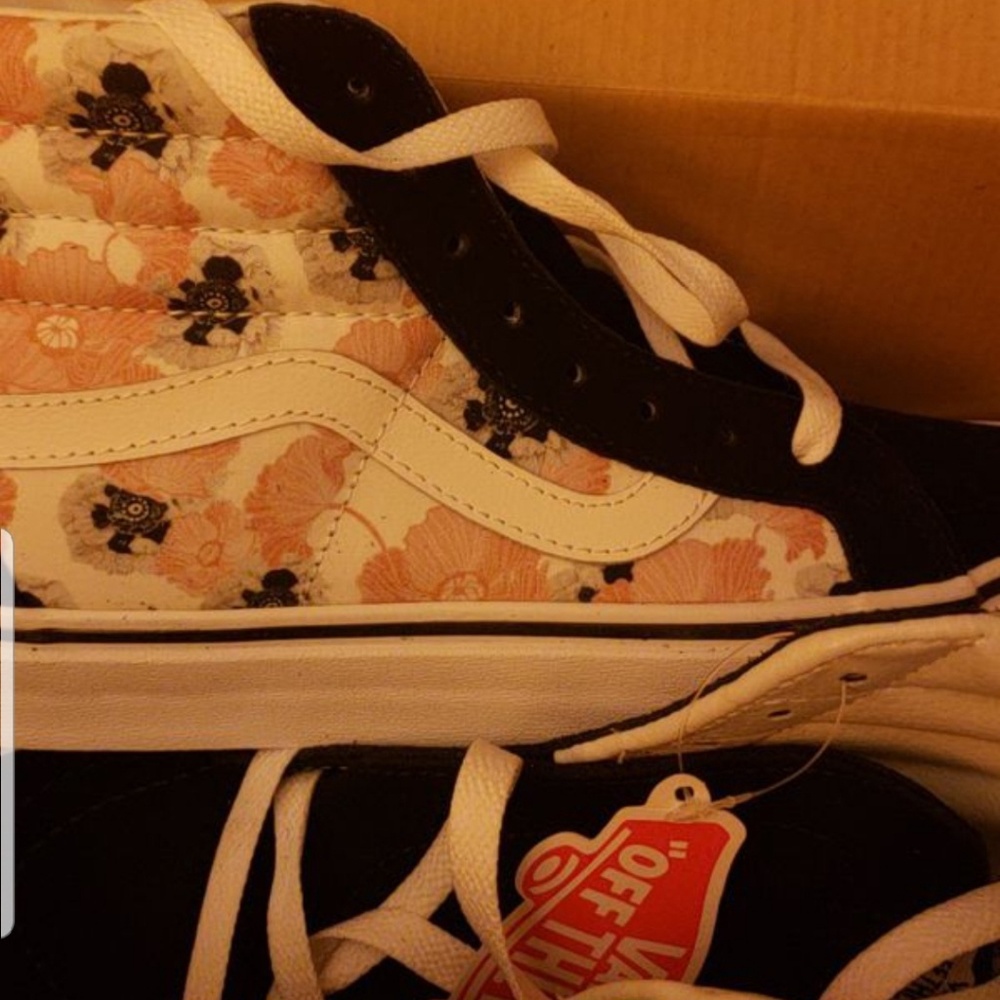BRAND NEW California floral vans size 6 1/2
